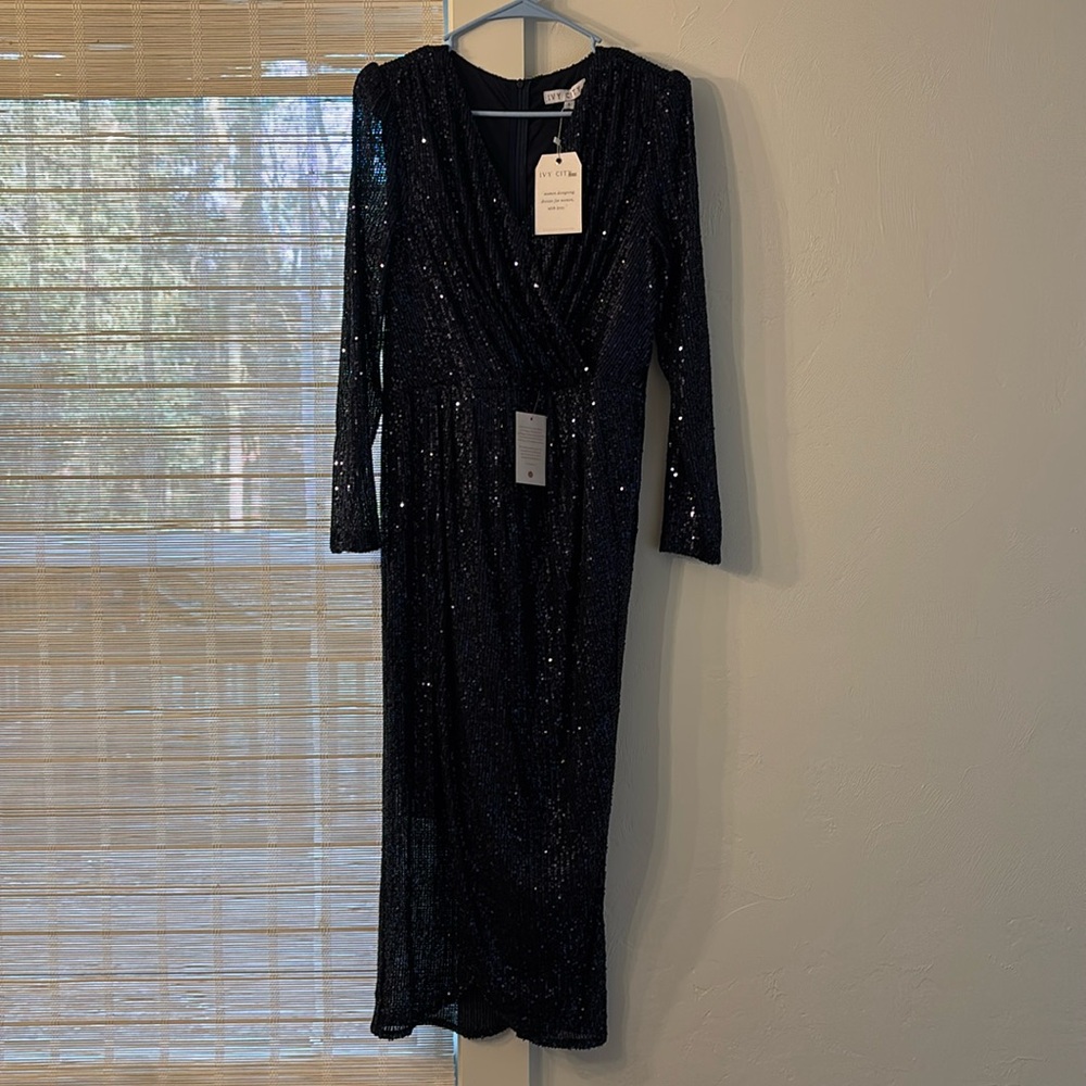 Ivy City Co - Starstruck Dress in Navy